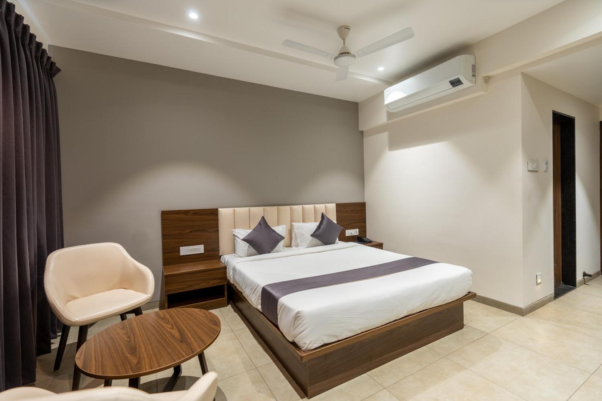 The Living Hub Business Hotel, 콜라푸르 외부 사진